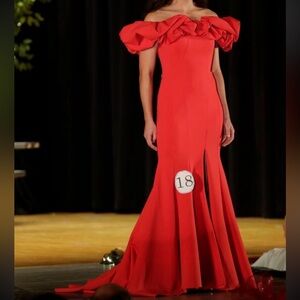 Ashley Lauren Scuba Off Shoulder dress, size 2